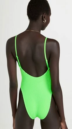 Good American Always Fits One-Piece Swimsuit Chartreuse003 -Jonathan Simkhai Shop gamer303831ce63 1643222280633 2 0. UX540 . QL90