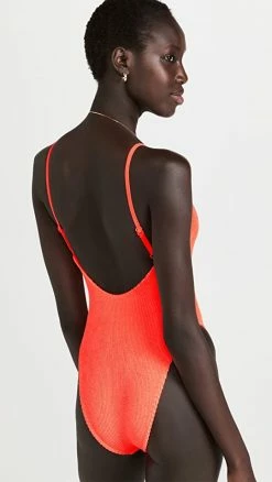 Good American Always Fits One Piece Swimsuit Hot Coral001 -Jonathan Simkhai Shop gamer303841ce62 1643233039142 2 0. UX540 . QL90